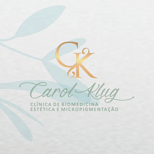 carol klug clínica de biomedicina estética e micropigmentação logo logotipo logomarca submarca marca d'água preço valor diferença logotipo 